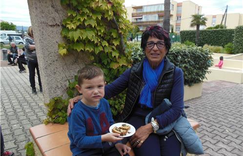 Josiane et son petit-fils Elio ont passé un agréable après-midi