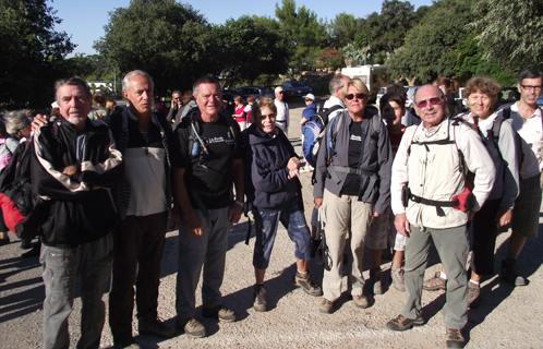 Les animateurs de l'association des randonneurs sanaryens encadraient les 80 participants.