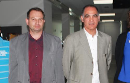 En mai dernier, M'Hammed Sajidi (à droite) était venu présenter à Six-Fours le projet de Futuroschool en compagnie de Jean-Marc Bonifay (à gauche).