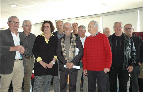 Le président de VLC aux côtés des élus et des anciens présidents de l'association.