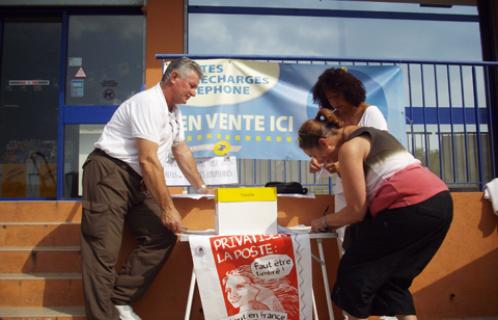 852 personnes ont participé au vote à Six-Fours. Ce dernier s'est déroulé devant la Poste du centre-ville et sur le marché.