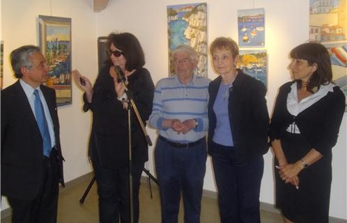 Claude Gemy (au centre)inaugure son exposition avec les élus.