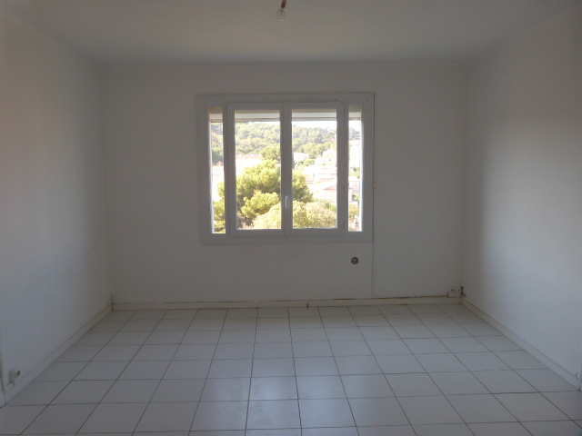 Vente  Appartement T3  de 52 m² à La Seyne Saint Jean 89 700 euros Réf: SFN-72