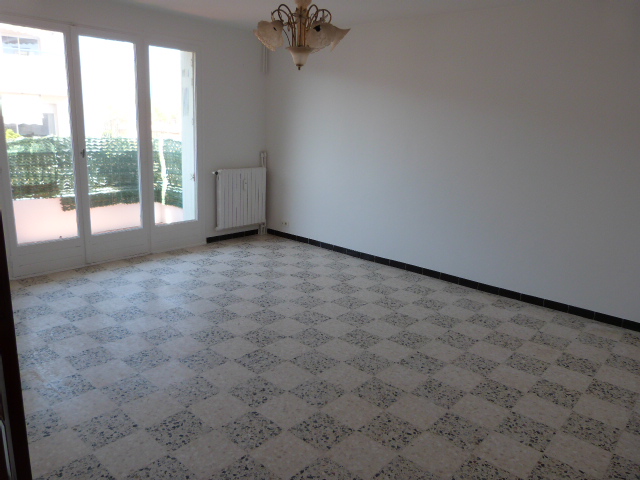 Vente  Appartement T3  de 67 m² à La Seyne Donicarde 90 000 euros Réf: SFN-81