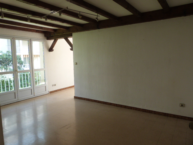 Vente  Appartement T4  de 71 m² à La Seyne Saint Jean 139 000 euros Réf: SFN-96