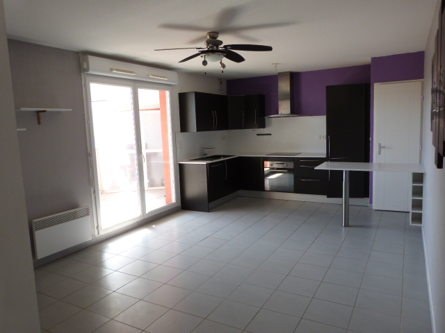 Vente  Appartement F3  de 59 m² à La Seyne Camp Laurent 149 900 euros Réf: SFN-134