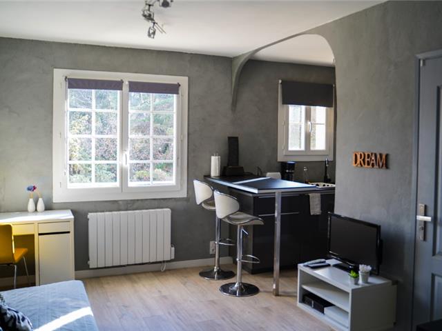 Vente  Studio de 24 m² à Six-Fours 139 000 euros Réf: SFN-045944E24YFM