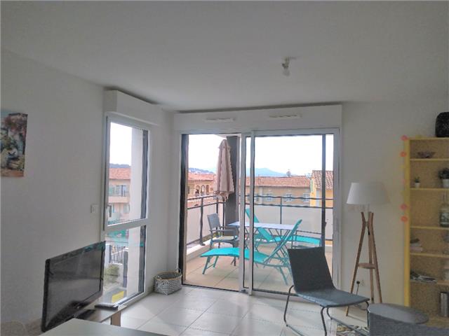 Vente  Appartement F2  de 46 m² à Sanary 299 000 euros Réf: SFN-045921E1VV47