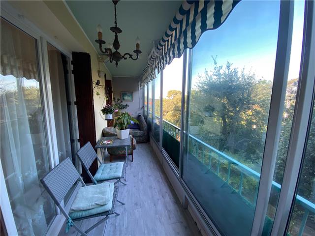 Vente  Appartement T2  de 49 m² à Six-Fours 192 600 euros Réf: SFN-045937E23QSD