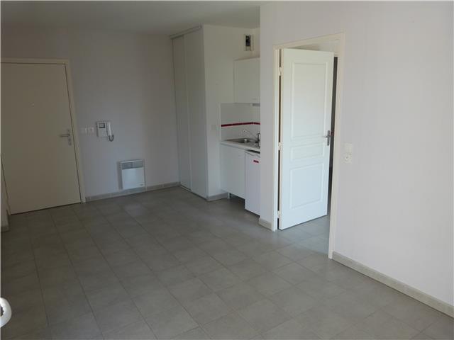 Vente  Appartement F2  de 35 m² à La Seyne Saint Jean 94 950 euros Réf: SFN-143