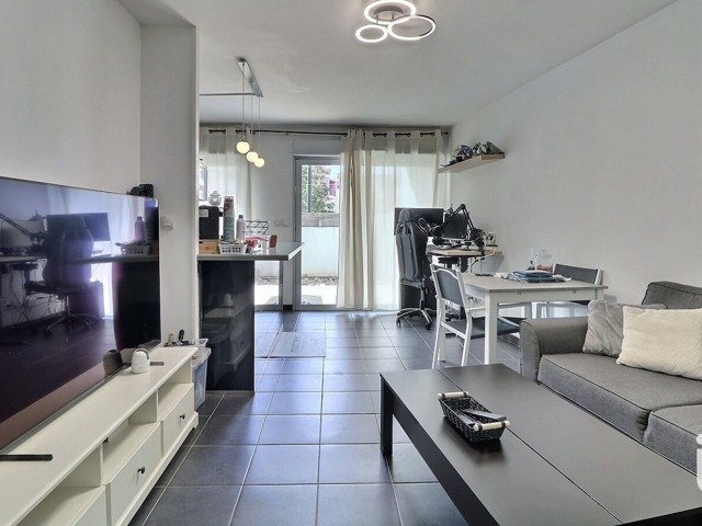 Vente  Appartement T3  de 62 m² à La Seyne 230 000 euros Réf: SFN-1496097