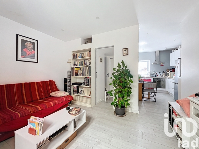 Vente  Appartement T2  de 33 m² à Ollioules 134 500 euros Réf: SFN-1605820