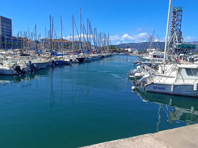 Vente  Appartement T3  de 52 m² à La Seyne 208 600 euros Réf: SFN-1724187