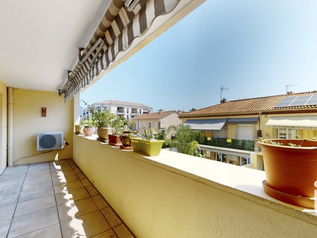 Vente  Appartement T4  de 85 m² à Sanary 705 000 euros Réf: SFN-1778372