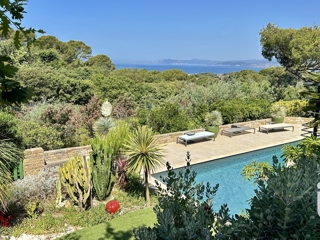 Vente  Maison de 247 m² à Six-Fours 2 245 000 euros