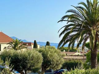 Vente  Appartement F3  de 81 m² à Bandol 455 000 euros