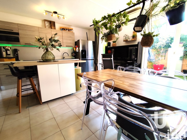 Vente  Appartement T4  de 66 m² à Ollioules 247 000 euros Réf: SFN-1825816