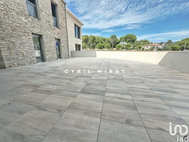 Vente  Local commercial de 147 m² à Sanary 557 516 euros Réf: SFN-1846323