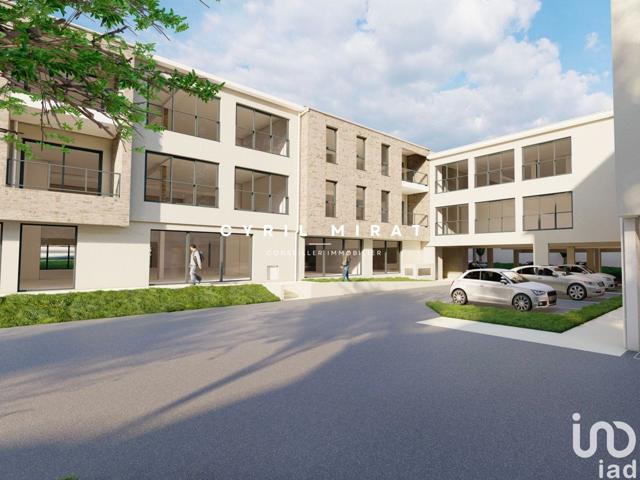 Vente  Local commercial de 106 m² à Sanary 394 860 euros Réf: SFN-1846271