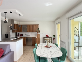 Vente  Appartement T3  de 62 m² à Six-Fours 355 000 euros