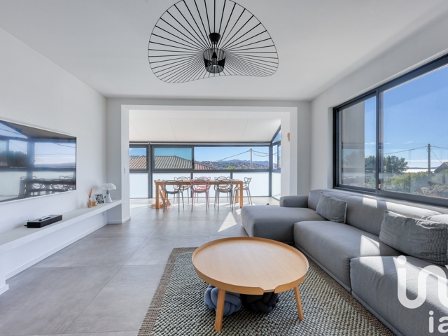 Vente  Appartement T5  de 178 m² à Sanary 1 090 000 euros Réf: SFN-1874348