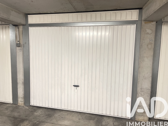 Vente  Garage de 16 m² à La Seyne 33 000 euros Réf: SFN-1870396