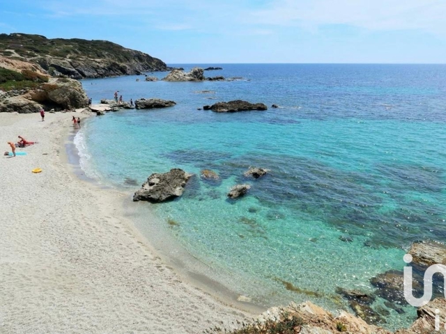 Vente  Appartement T3  de 57 m² à Six-Fours 299 000 euros Réf: SFN-1796564