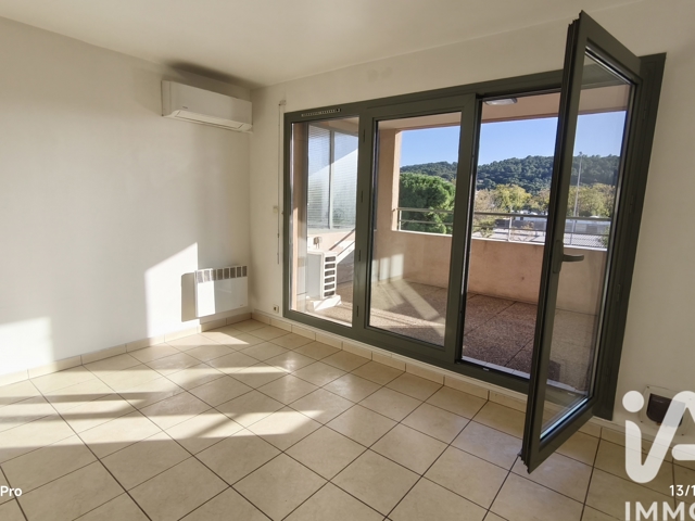 Vente  Appartement T3  de 70 m² à Ollioules 259 000 euros Réf: SFN-1877041