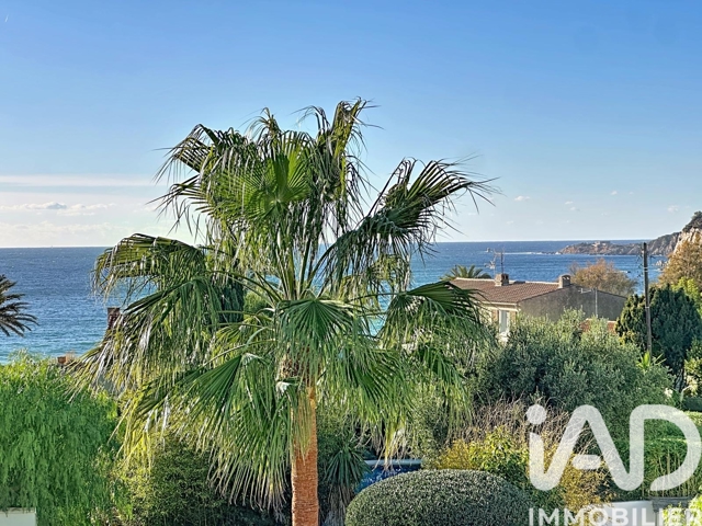 Vente  Appartement T5  de 118 m² à Sanary 1 090 000 euros Réf: SFN-1858425