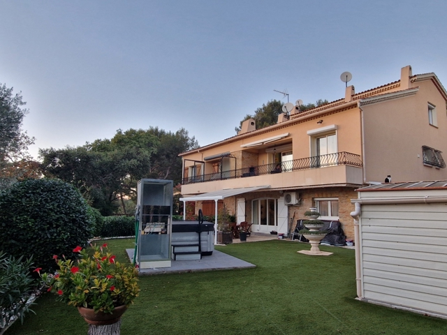 Vente  Maison de 200 m² à La Seyne 574 000 euros Réf: SFN-1913851