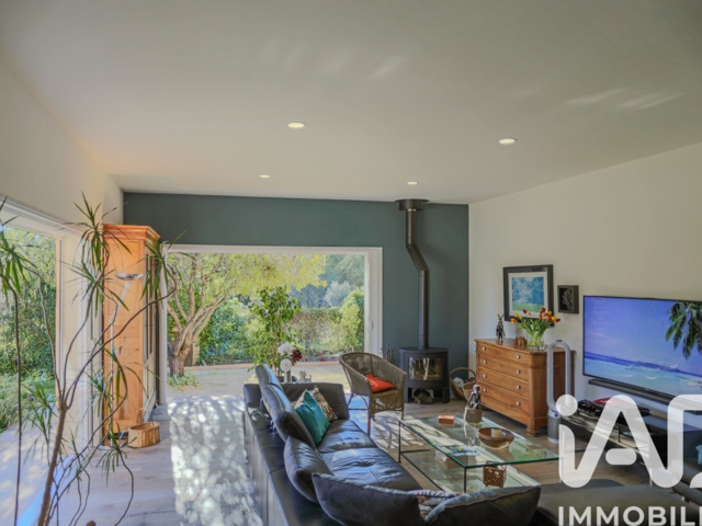 Vente  Appartement T6  de 150 m² à Bandol 785 000 euros Réf: SFN-1930174