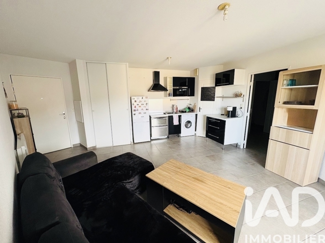 Vente  Appartement T2  de 41 m² à La Seyne 175 000 euros Réf: SFN-1939347