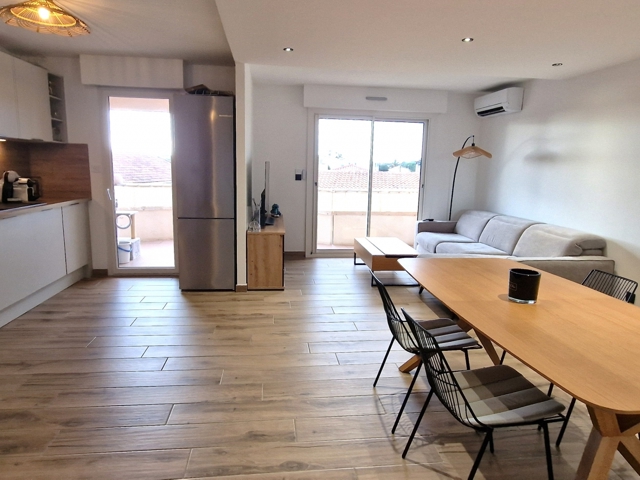 Vente  Appartement T3  de 65 m² à La Seyne 315 000 euros Réf: SFN-1938574