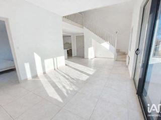 Vente  Appartement T3  de 90 m² à Six-Fours 349 000 euros Réf: SFN-1939542