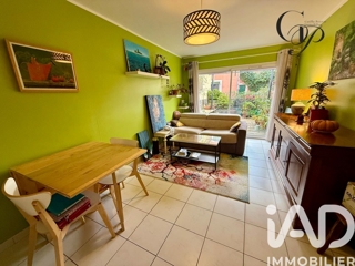 Vente  Appartement T2  de 49 m² à Six-Fours 200 000 euros Réf: SFN-1936210