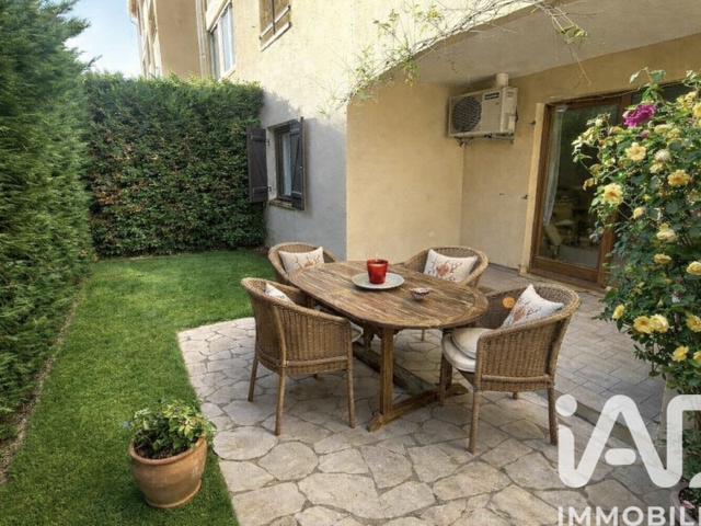 Vente  Appartement T3  de 47 m² à Sanary 305 000 euros Réf: SFN-1939668
