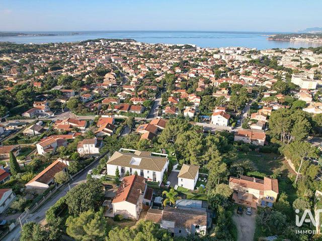 Vente  Appartement T4  de 120 m² à Six-Fours 995 000 euros Réf: SFN-1939763-4