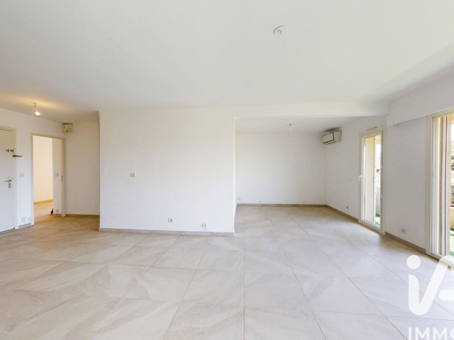 Vente  Appartement T4  de 70 m² à Six-Fours 289 000 euros Réf: SFN-1994395