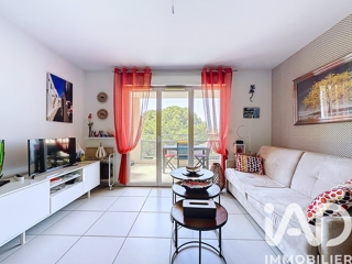 Vente  Appartement T3  de 63 m² à Six-Fours 350 000 euros Réf: SFN-1996269