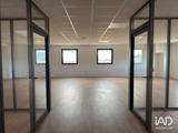 Vente  Local commercial de 155 m² à Signes 330 000 euros