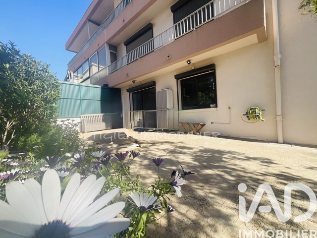 Vente  Appartement T2  de 45 m² à Six-Fours 330 000 euros Réf: SFN-2014291