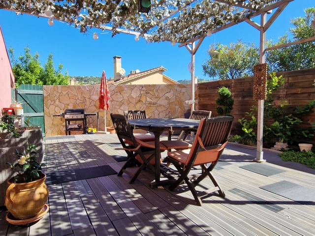 Vente  Maison de 136 m² à Ollioules 509 000 euros Réf: SFN-2019989