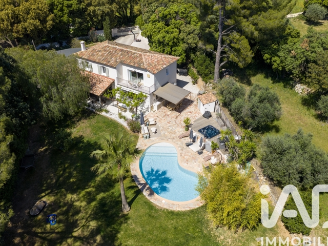 Vente  Maison de 185 m² à Sanary 1 590 000 euros Réf: SFN-2028645