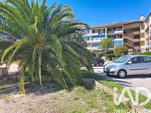 Vente  Appartement T2  de 30 m² à La Seyne 155 000 euros Réf: SFN-1866189