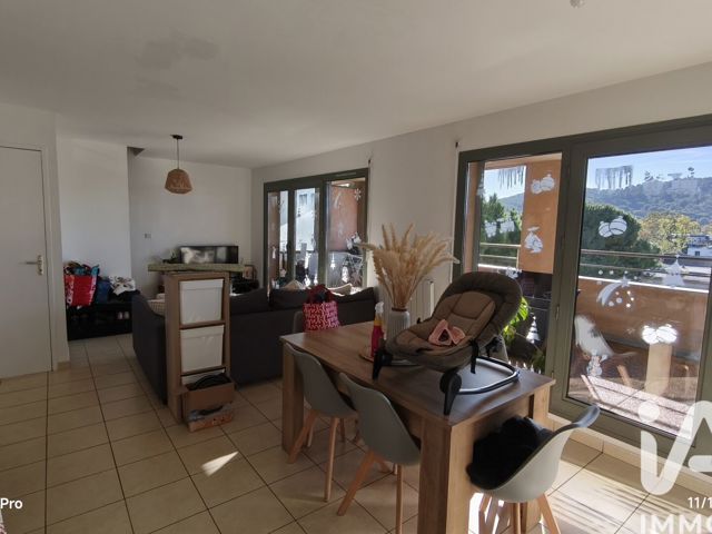 Vente  Appartement T3  de 77 m² à Ollioules 250 000 euros Réf: SFN-1877055