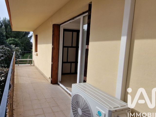 Vente  Appartement T2  de 33 m² à Six-Fours 158 000 euros Réf: SFN-1961985
