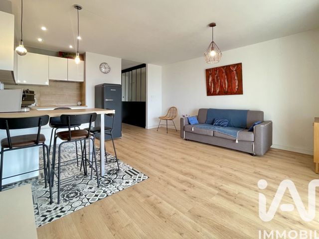 Vente  Appartement T2  de 53 m² à Bandol 268 000 euros Réf: SFN-1963750