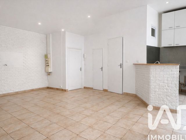 Vente  Appartement T2  de 46 m² à Ollioules 135 000 euros Réf: SFN-1961422