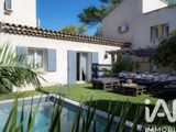 Vente  Maison de 190 m² à Rocbaron 499 000 euros