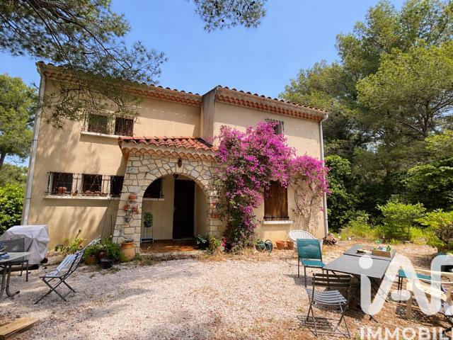 Vente  Maison de 118 m² à Sanary 1 340 000 euros Réf: SFN-1997086